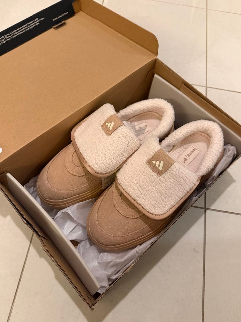 【韓国限定】adidasグランドコートミュール 24cm Warm Sand