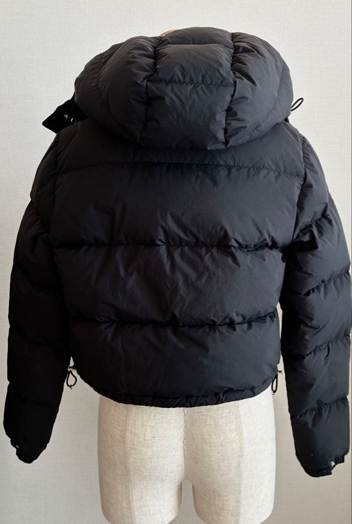 MONCLER モンクレール ショート丈ダウンジャケット 黒