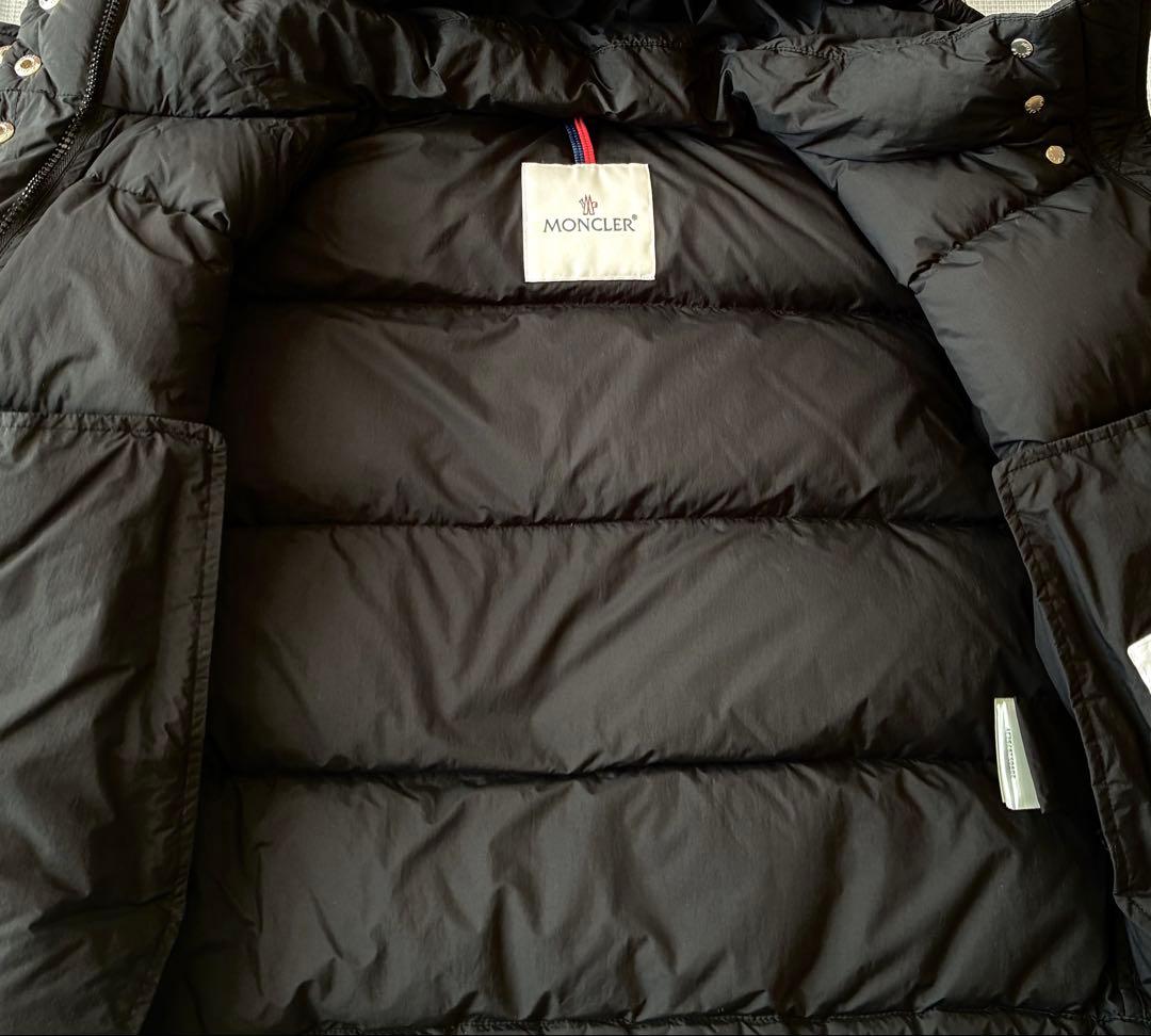 MONCLER モンクレール ショート丈ダウンジャケット 黒