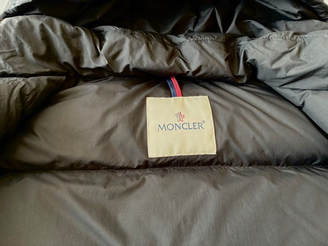 MONCLER モンクレール ショート丈ダウンジャケット 黒