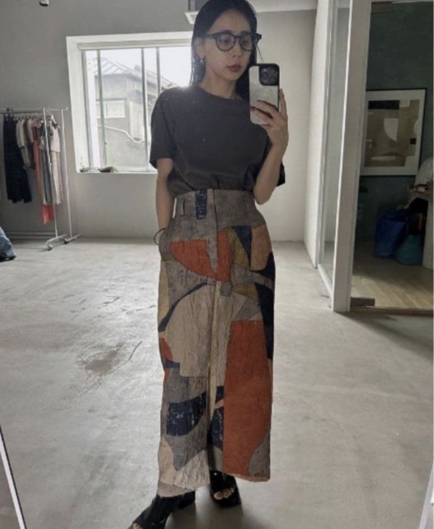 Ameri　MEDI MURAL I LINE SKIRT