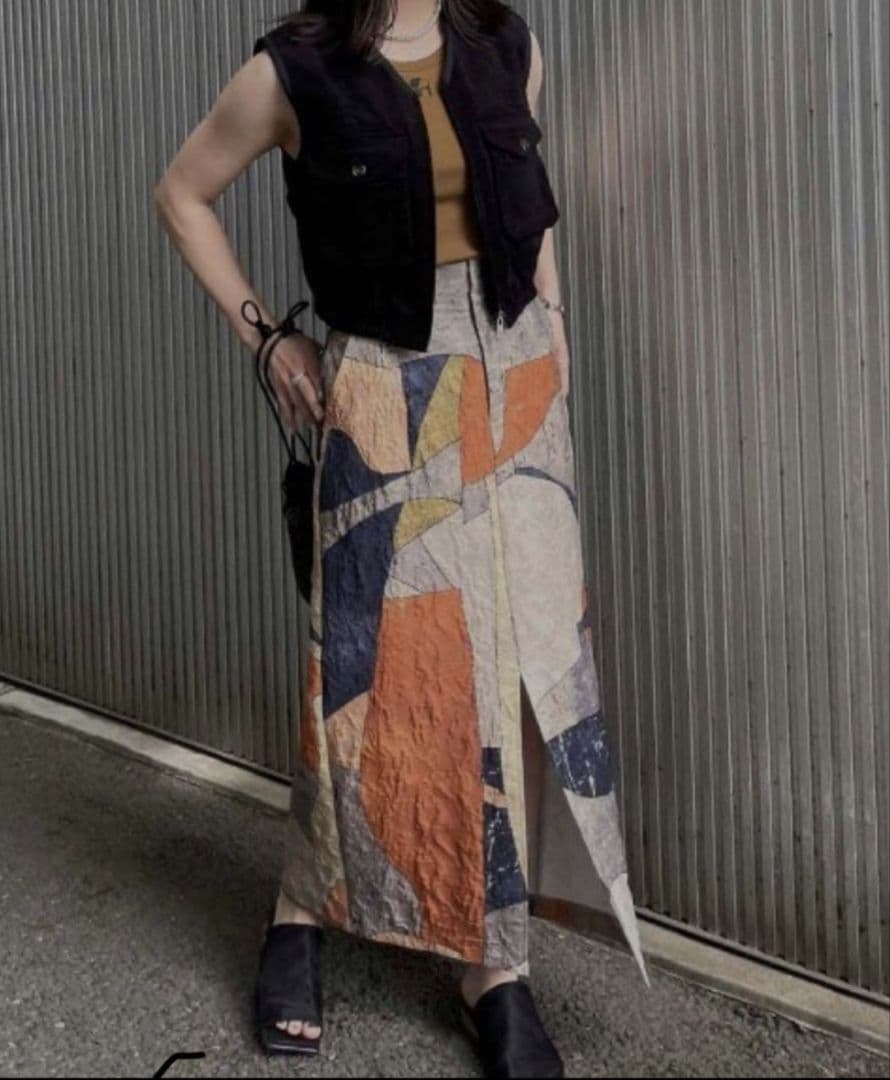 Ameri　MEDI MURAL I LINE SKIRT
