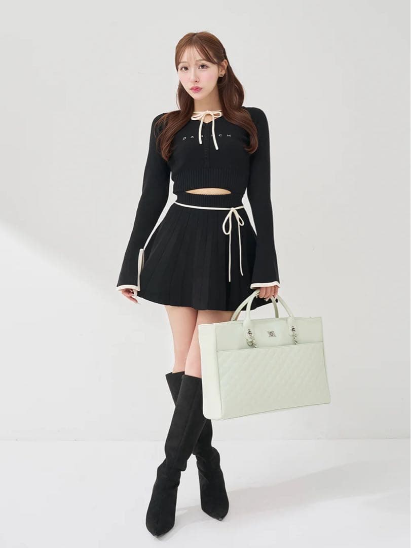 新品 ウエストオープンリボンデザインニットミニワンピース ダーリッチ 黒 フリー