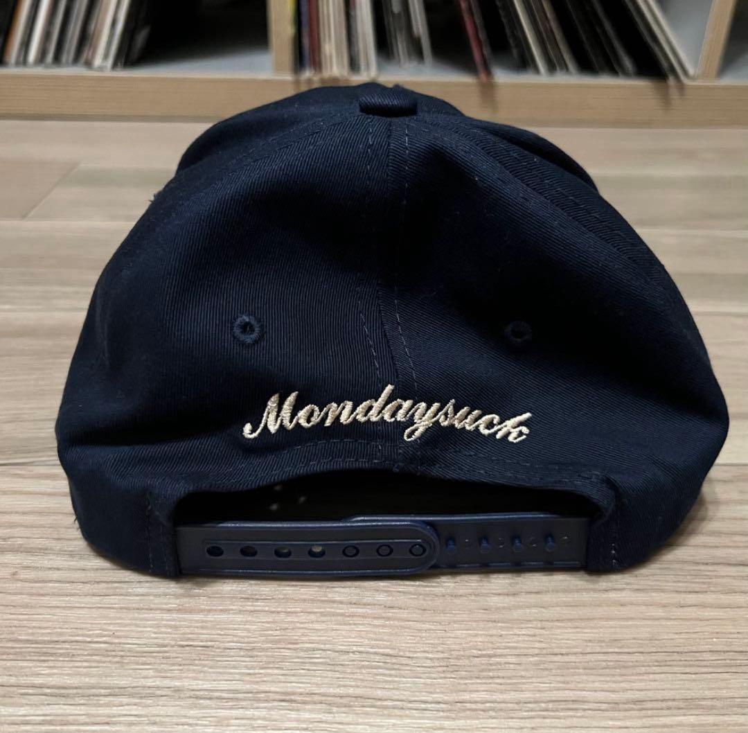帽子 monday suck