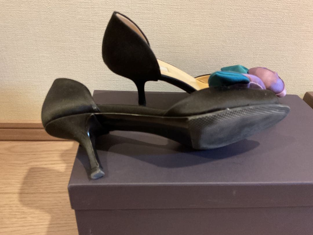 Prada フラワーモチーフ ハイヒールパンプス