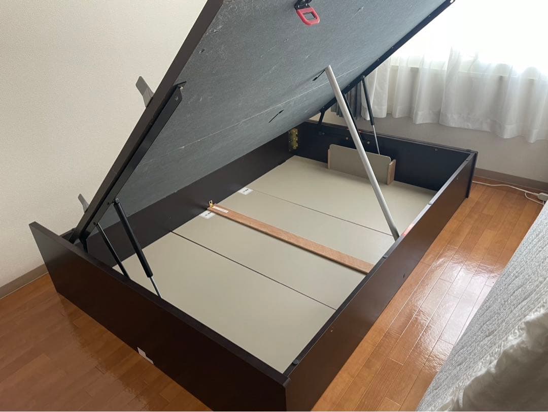限定お値下げ　 ニトリ　跳ね上げ式　ダブルベッド　収納付きベッド