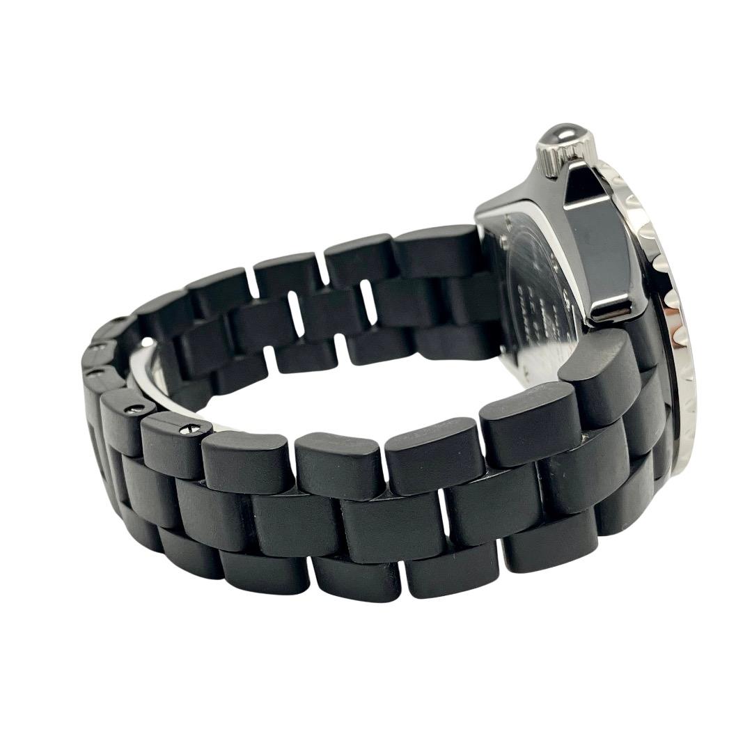 【内部点検済】CHANELシャネル j12　腕時計　クォーツ　セラミック 33