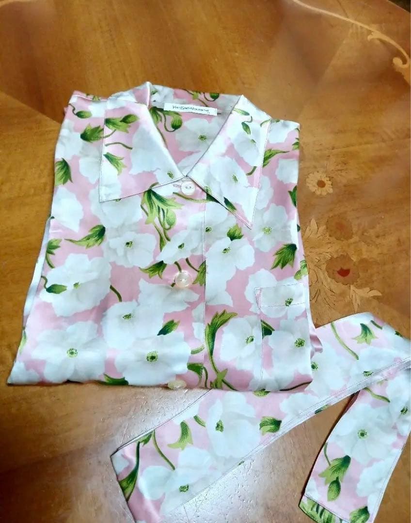 ◎未使用タグなし イヴサンローラン シルク ワンピース✨絹✨SILK