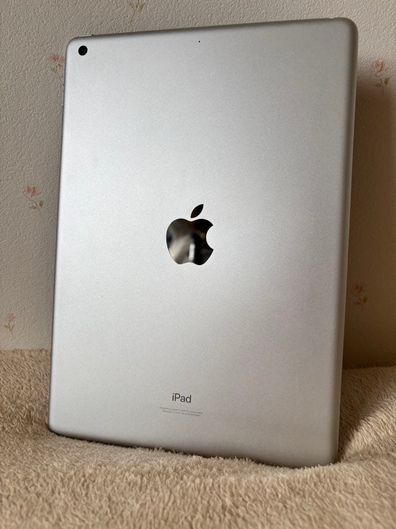 Apple iPad 第9世代　シルバー 本体