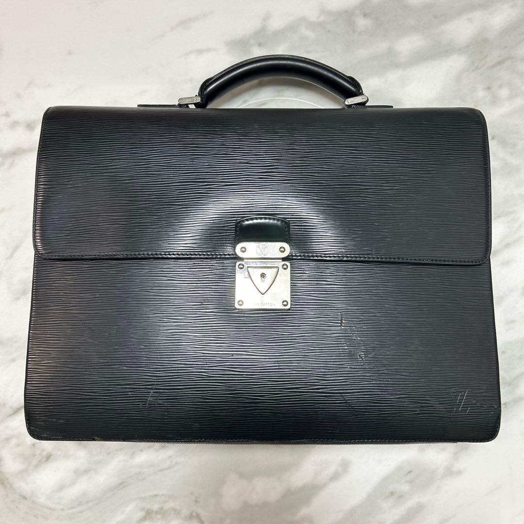 ※hee 週1出品 ルイヴィトン　エピ　ビジネスバック　レザー