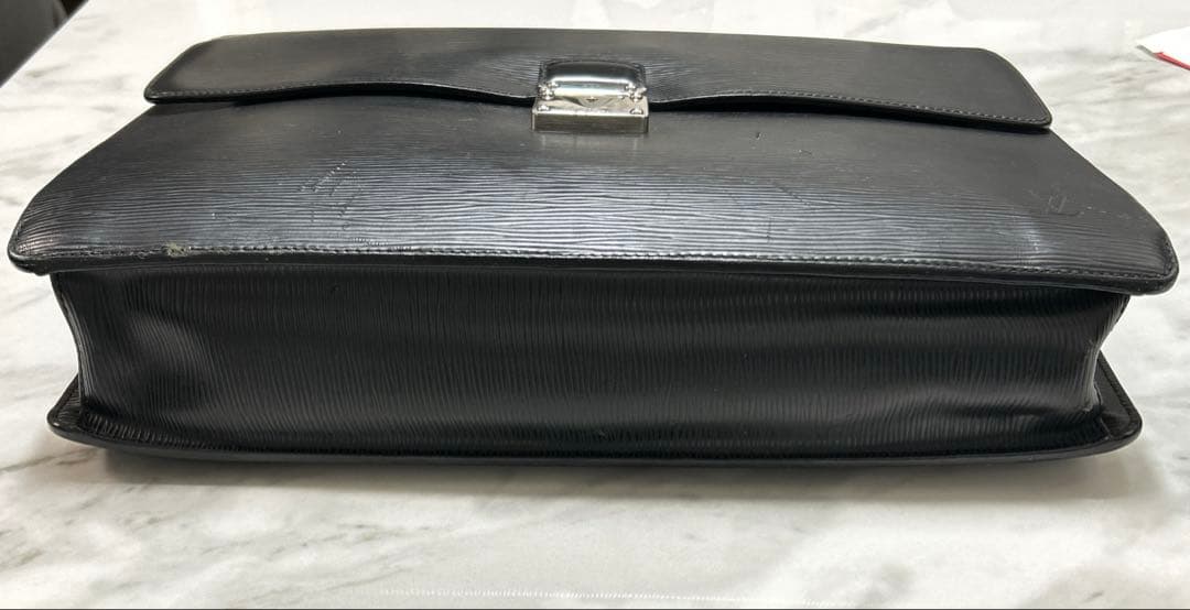 ※hee 週1出品 ルイヴィトン　エピ　ビジネスバック　レザー