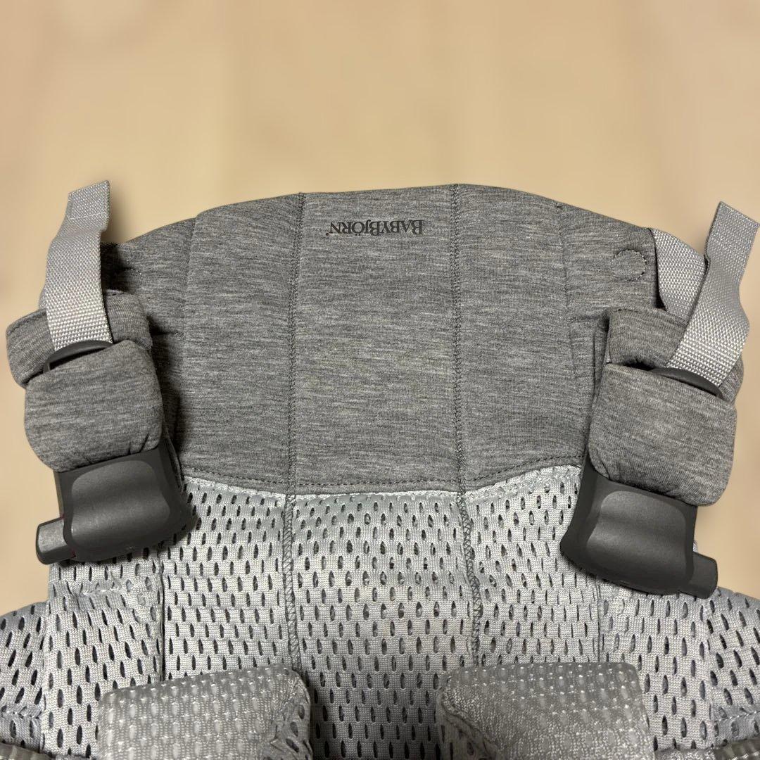 美品！BABYBJÖRN 抱っこ紐 ベビービョルン　ハーモニー　シルバー