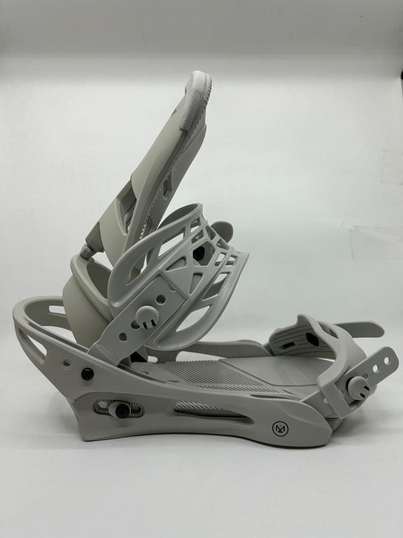 【新品】BURTON MISSION 24-25モデル　最安値