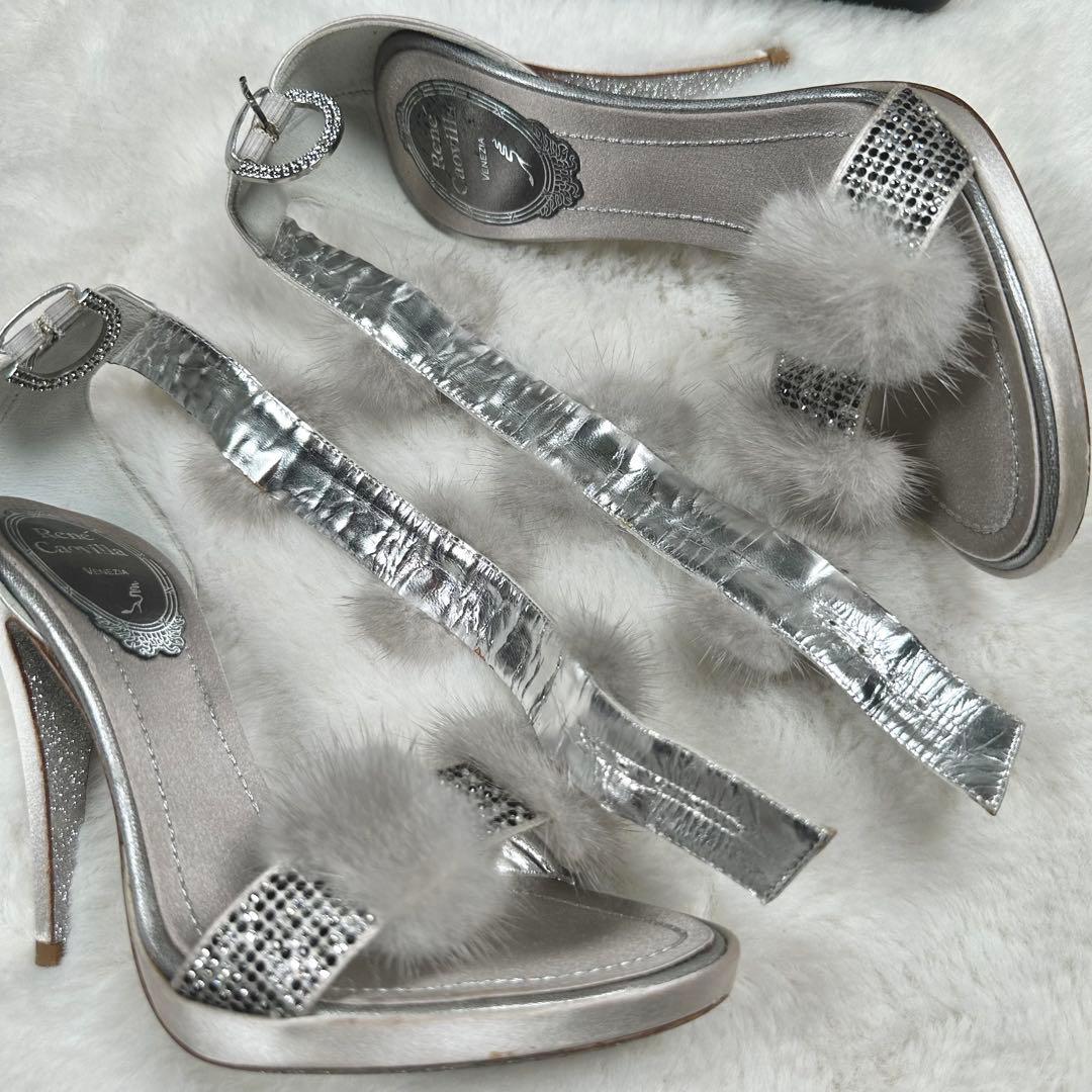 極美品　レネカオヴィラ　サンダル シルバー　21.5　ファー　オープントゥ