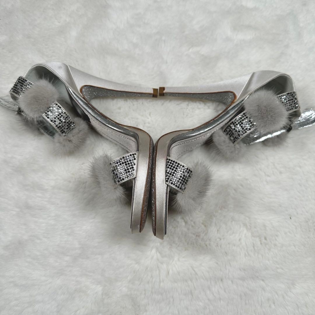 極美品　レネカオヴィラ　サンダル シルバー　21.5　ファー　オープントゥ