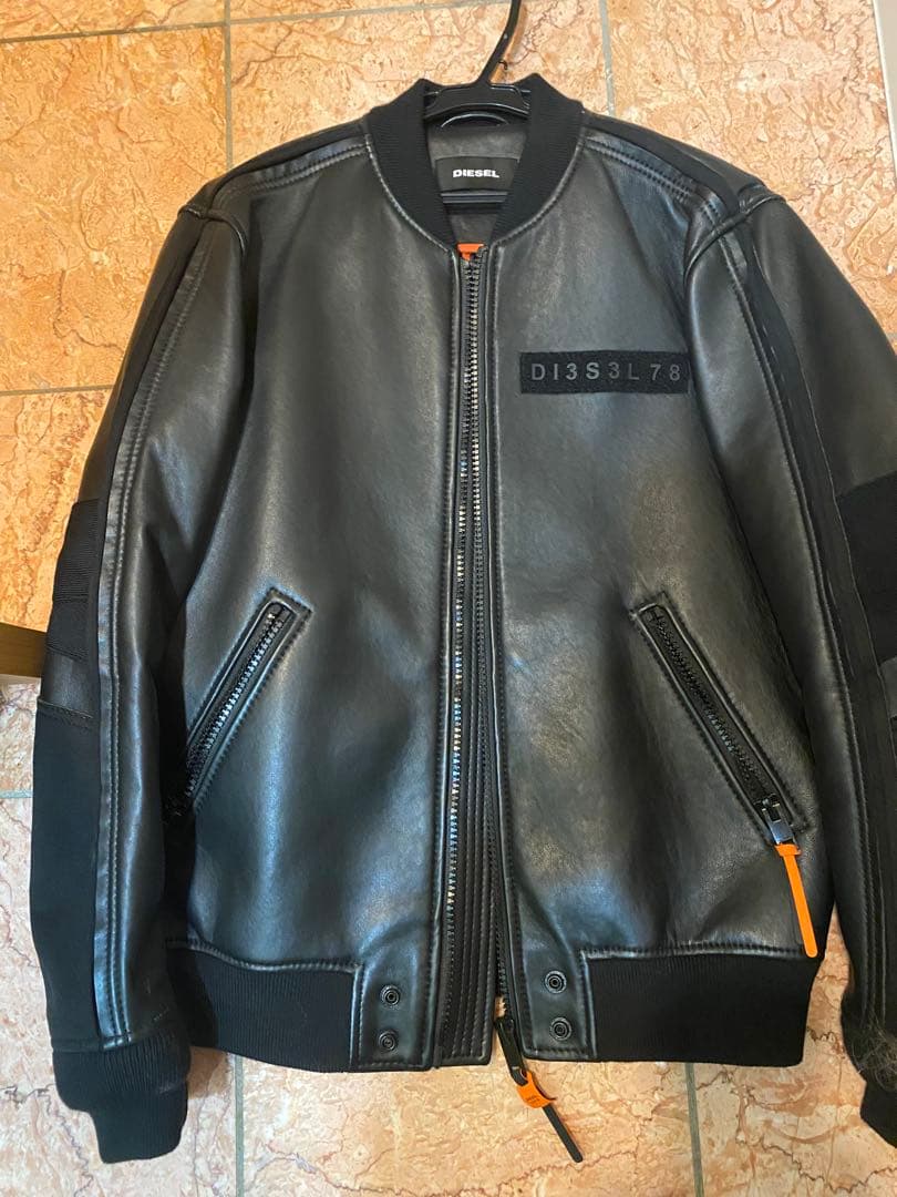 【湯煙！】DIESEL ブラックレザージャケット