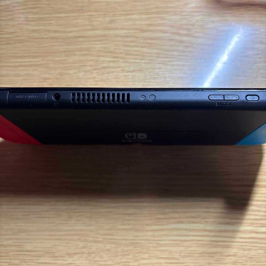 Nintendo Switch 本体 青と赤のJoy-Con 周辺機器カセット8