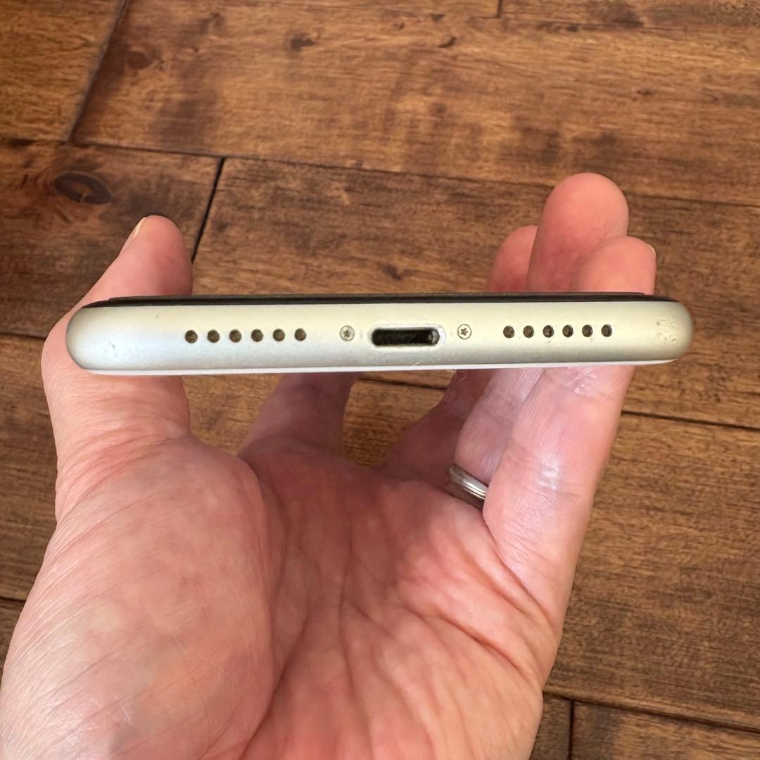 携帯電話本体 iPhone11 64GB
