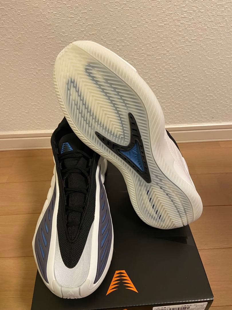 Adidas アディダスAE2