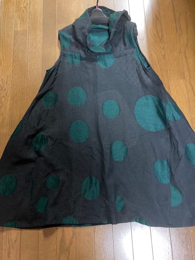 センソユニコ慈雨ワンピース　チュニック　フード　ドット