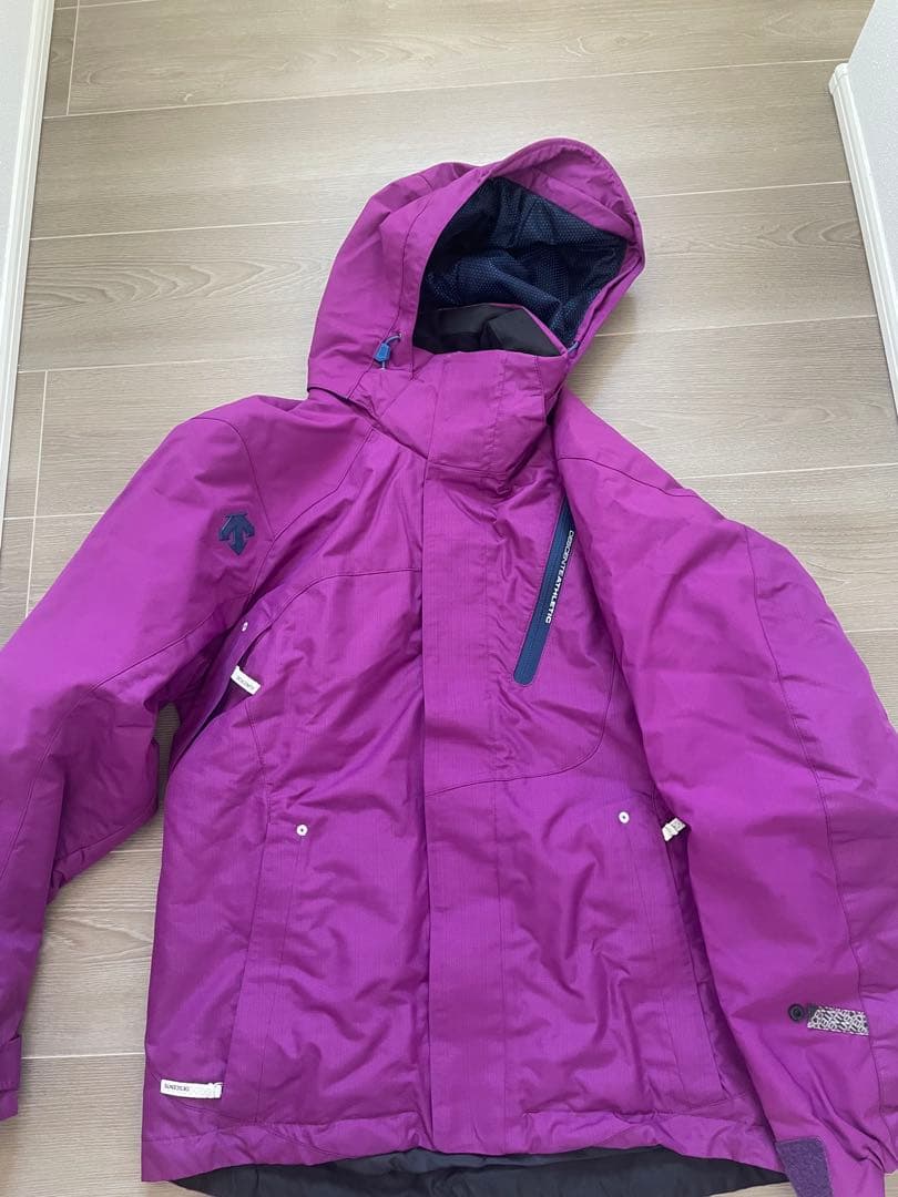 ヘリーハンセン&DESCENTEスキーウェア