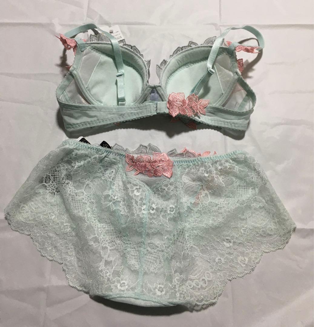 新品 ワコール サルート 店舗限定 97G ブラジャー C70 ショーツM