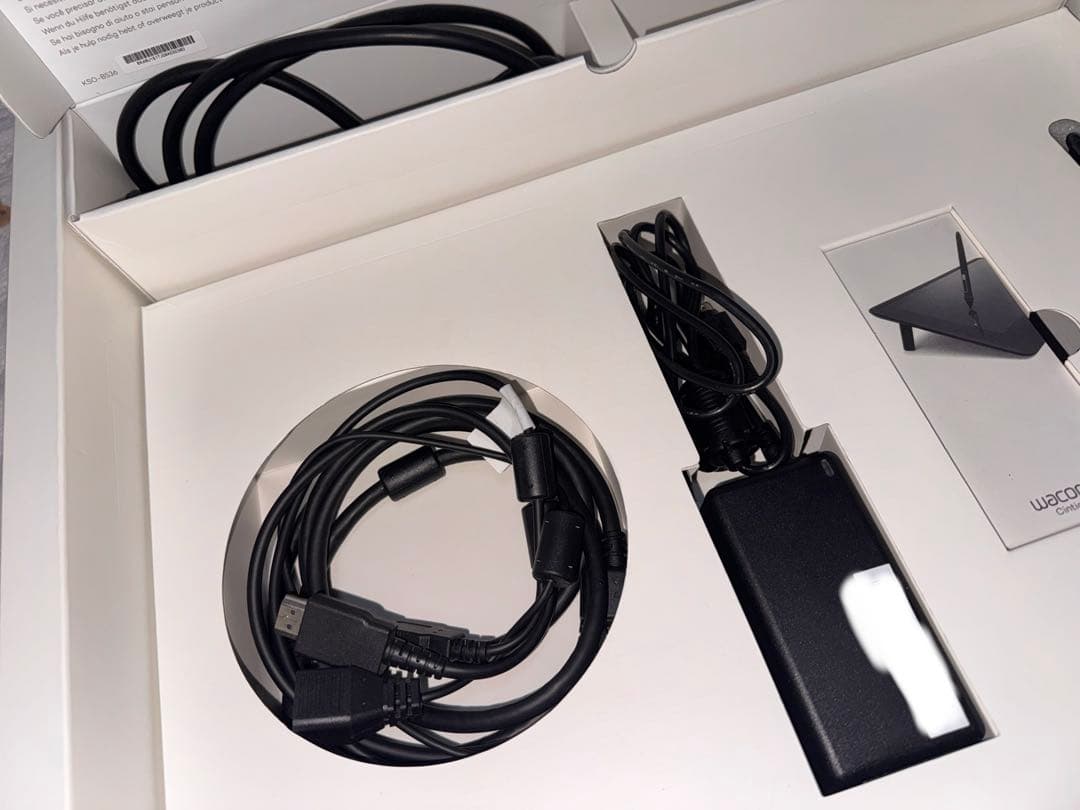 【動作確認済】Wacom Cintiq 液晶ペンタブレット 箱、保証書付き