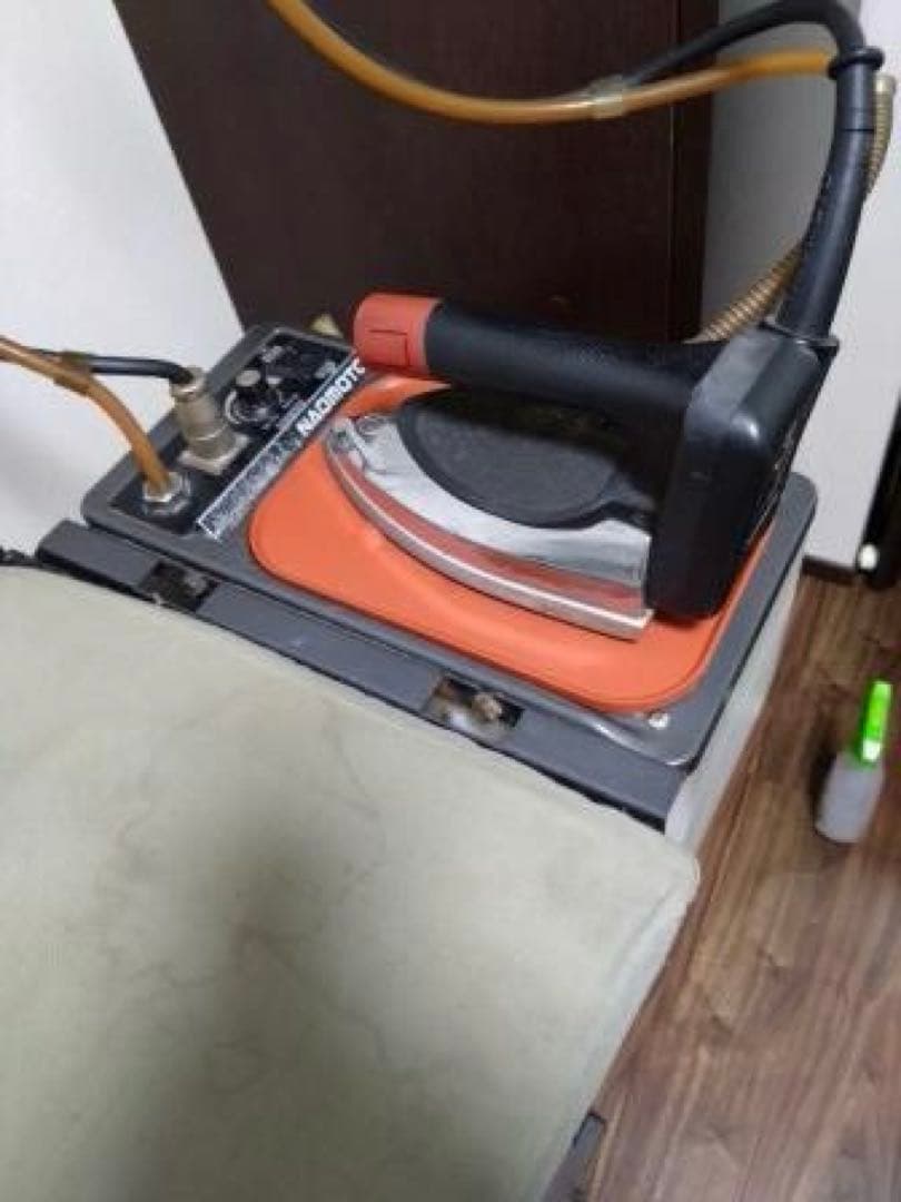 M*I様 ナオモト (NAOMOTO)　バキュームアイロン台　Q-ing