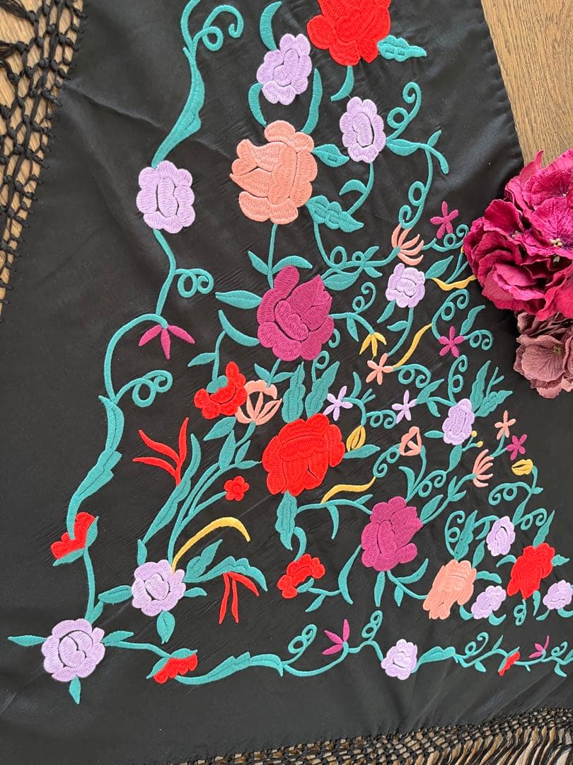 フラメンコ　刺繍シージョ ブラックxマルチカラー花柄刺繍　ブラックフレコ