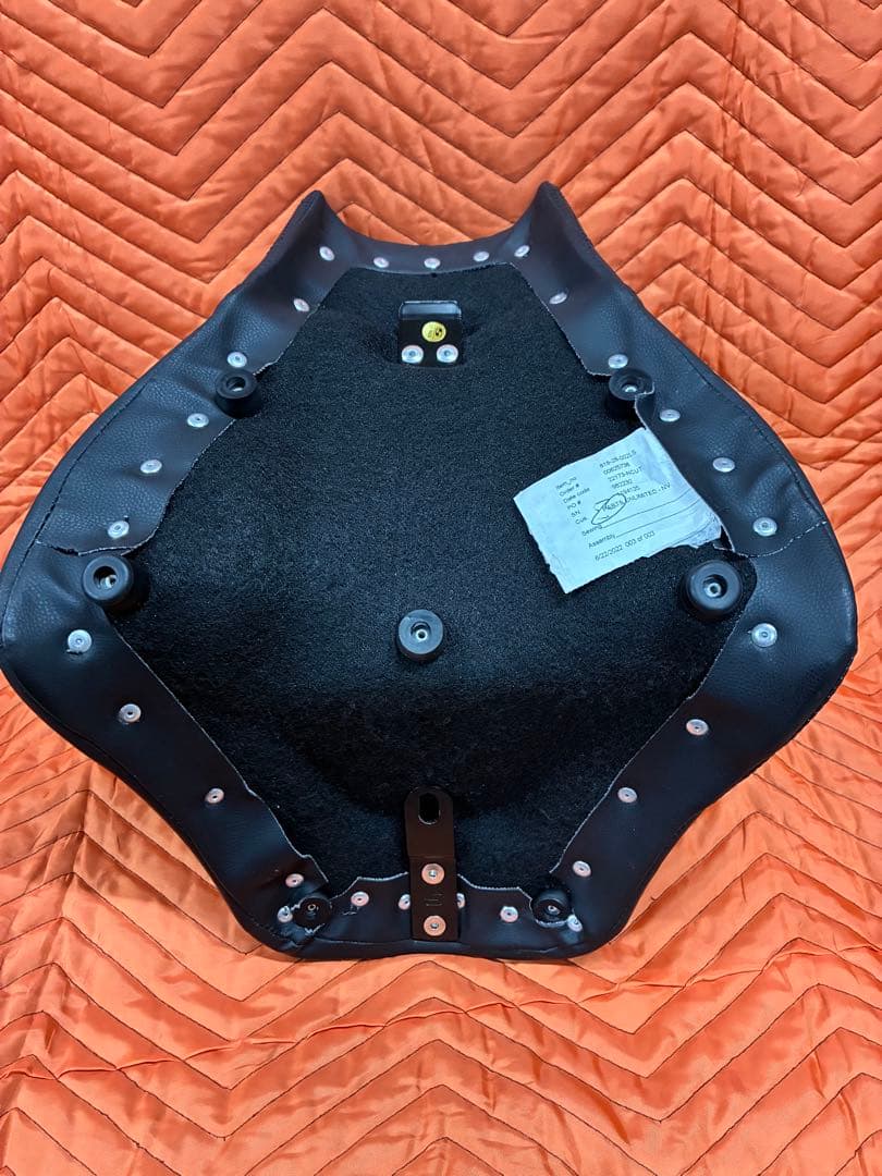 SaddleMen レネゲード-LS ソロシート ブラック FXFB/S