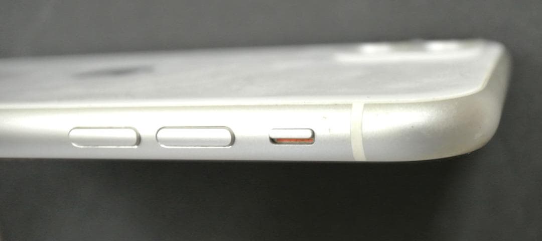 【Happy price】iPhone11　128GB　ホワイト　SIMフリー