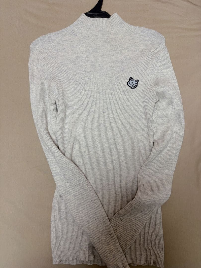 メゾンキツネ タートルネック リブニット フォックスヘッド