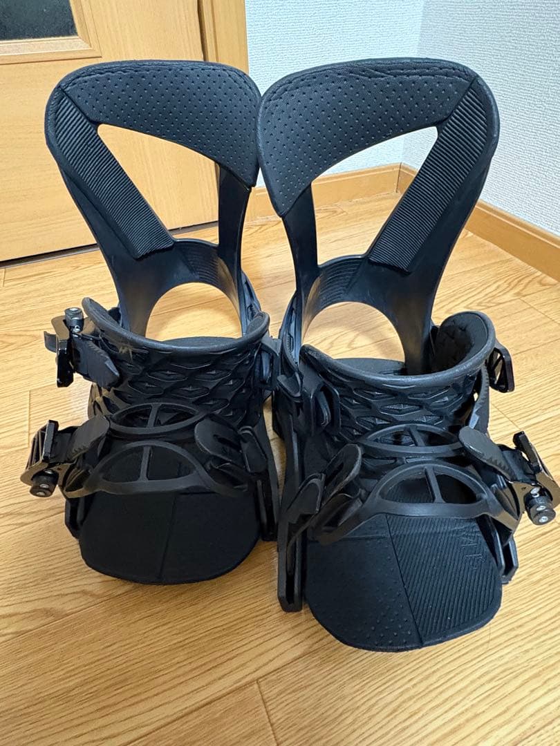 め*る様 サロモン SALOMON HOLOGRAM 22-23