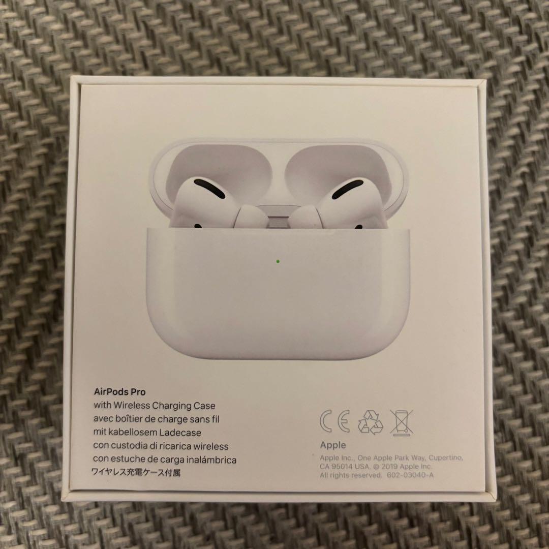 AirPods Pro ワイヤレス充電ケース付き　右耳のみ