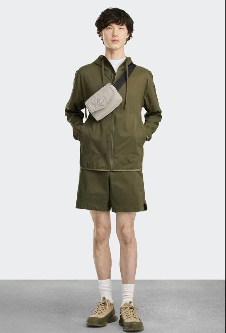 美品　カナダグース　ショルダーバッグ　ウエストポーチ　ボディーバッグ　ベージュ系