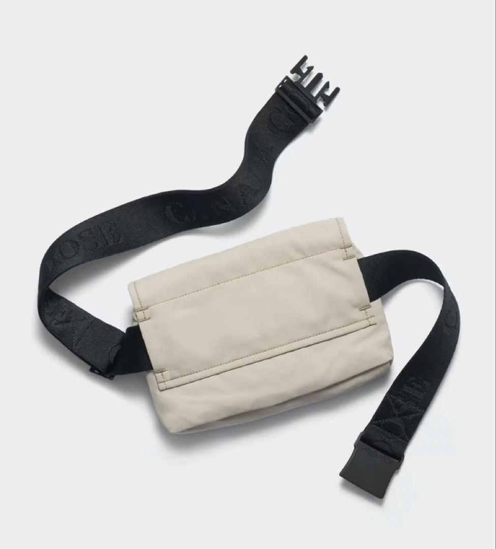 美品　カナダグース　ショルダーバッグ　ウエストポーチ　ボディーバッグ　ベージュ系