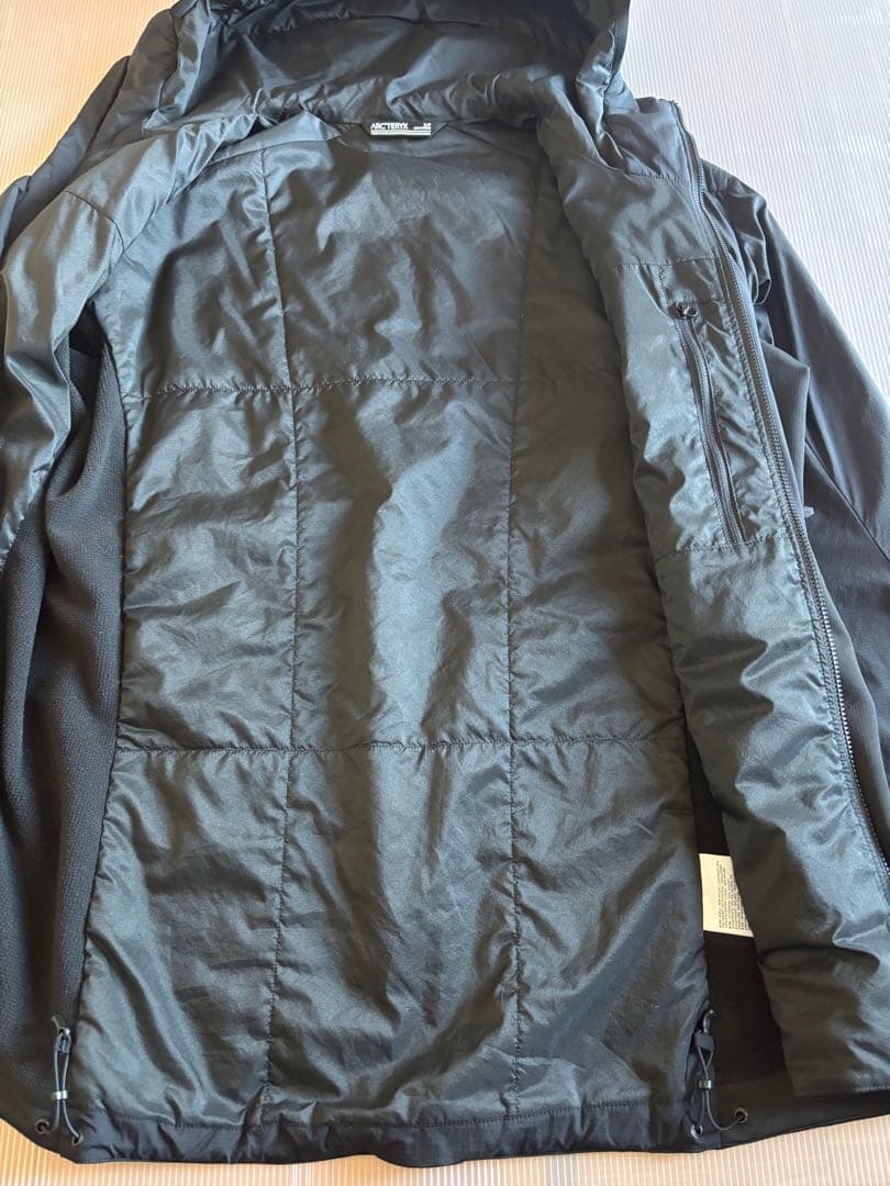 ARC'TERYX ATOM LT HOODY ブラック