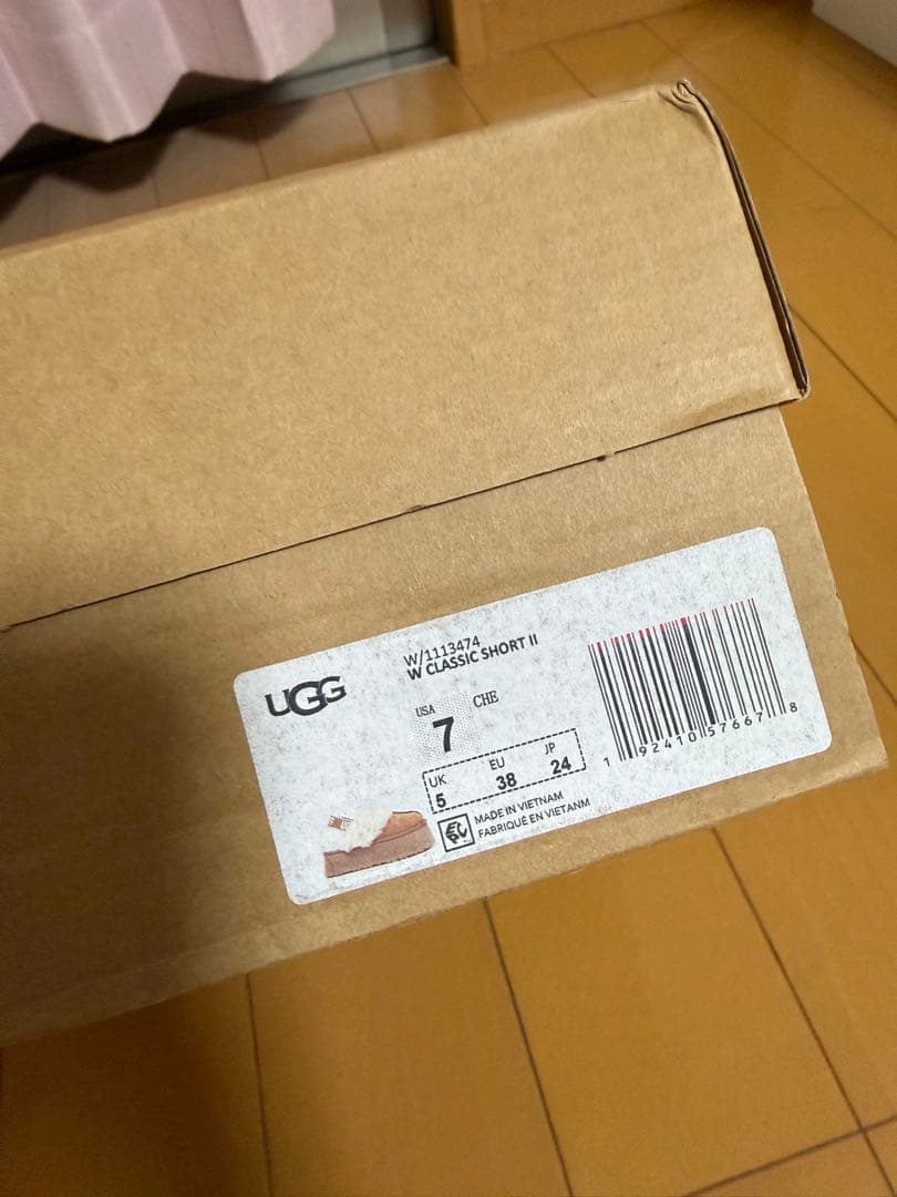 美品　UGG ベージュ ムートンブーツ　スリッポン