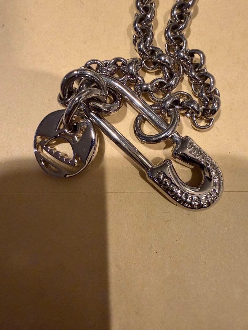 Vivienne Westwood セーフティピンネックレス