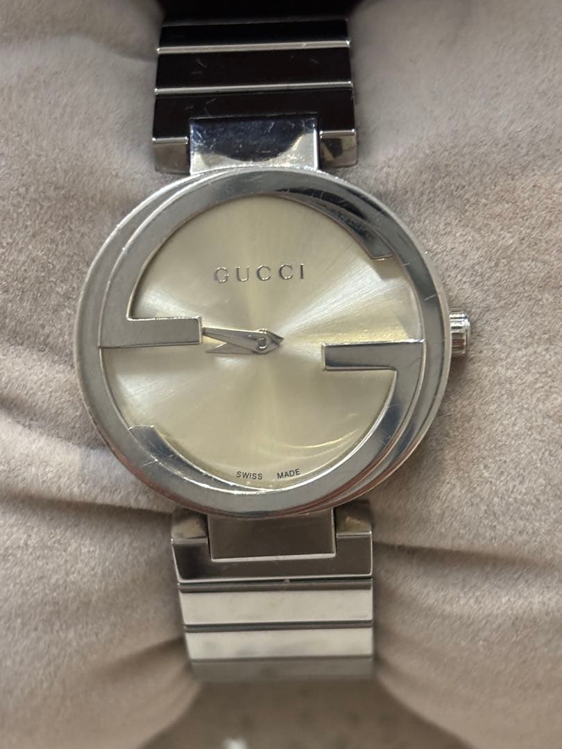 GUCCI シルバー アナログ時計 スイス製 ダブルG