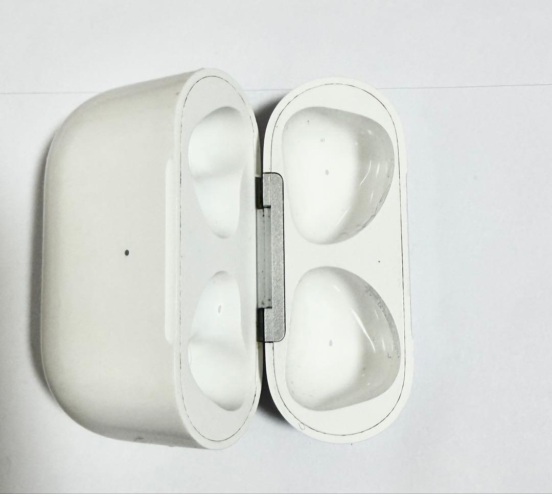 AirPods第3世代　MagSafe 充電ケース付き