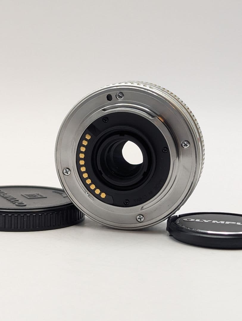 OLYMPUS M.ZUIKO DIGITAL 17mm f2.8 シルバー