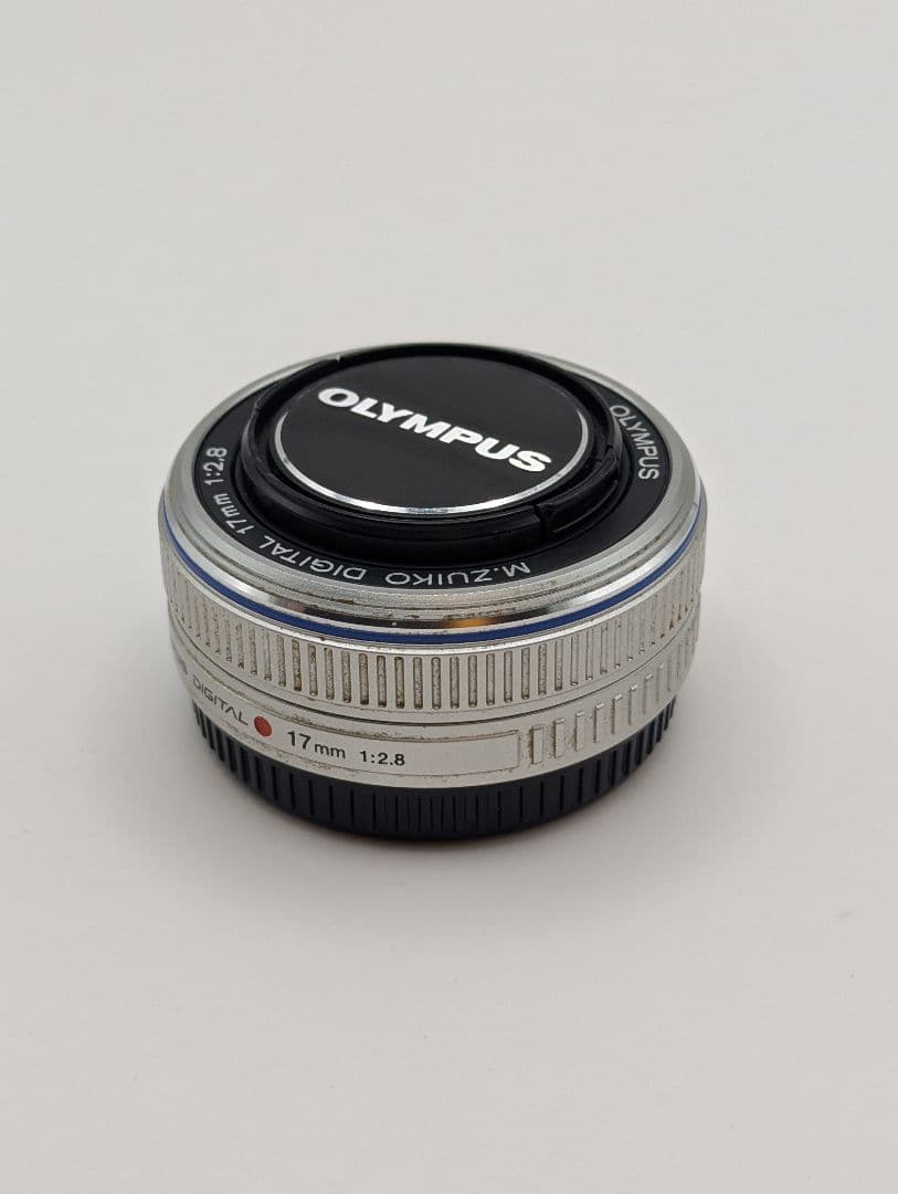 OLYMPUS M.ZUIKO DIGITAL 17mm f2.8 シルバー