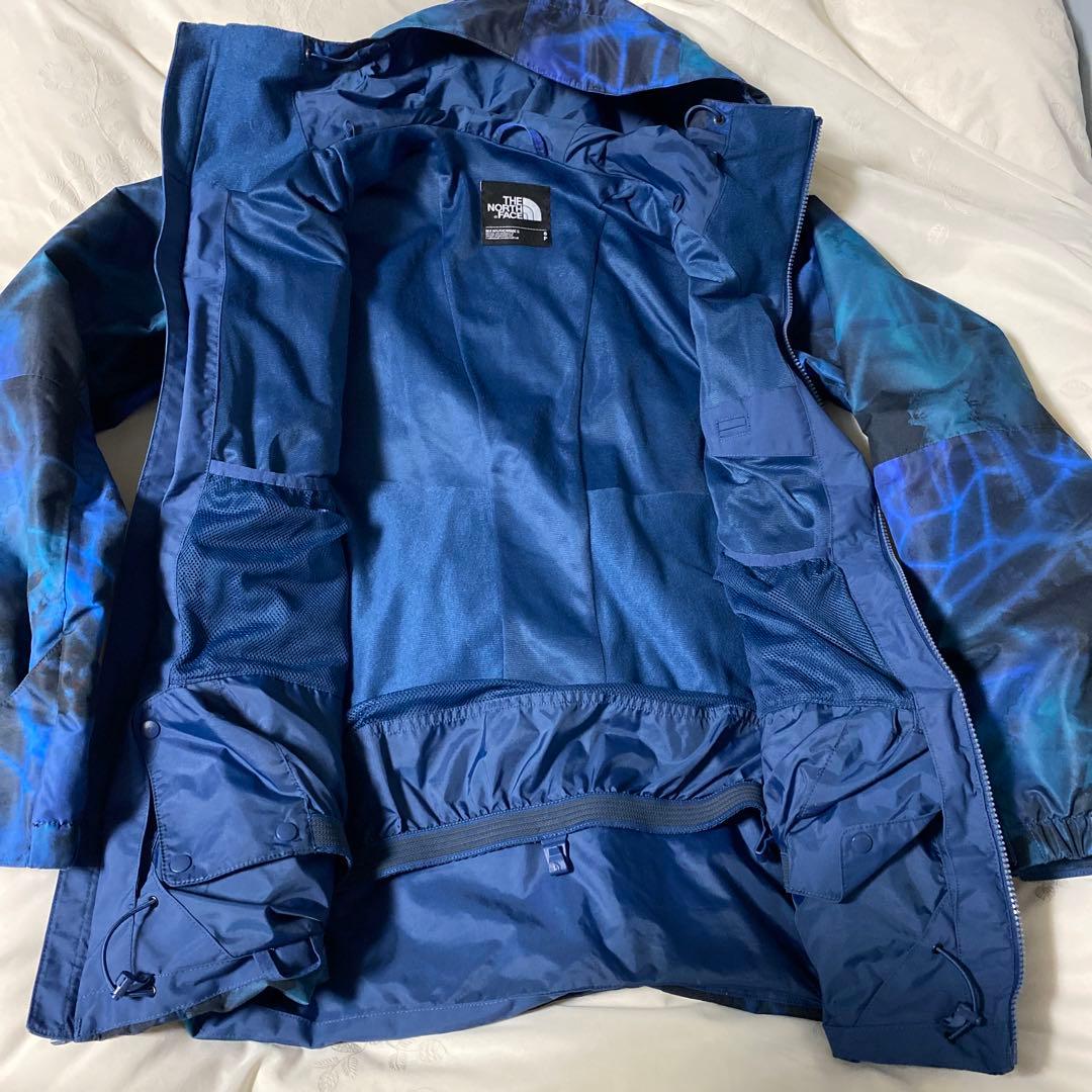 ノースフェイス レアカラー　スノボー