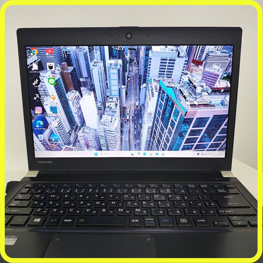 赤　新品SSD256GB⭐️windows11ノートパソコン　カメラ　805