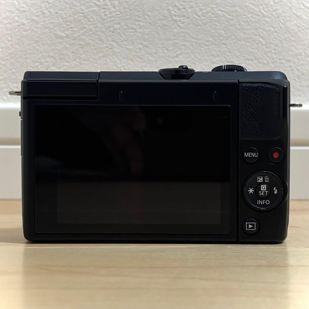 Canon キヤノン EOS M200ブラック+おまけ付き