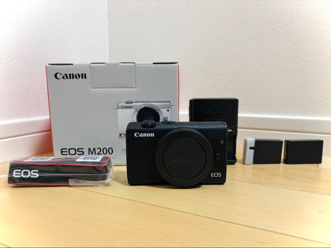 Canon キヤノン EOS M200ブラック+おまけ付き