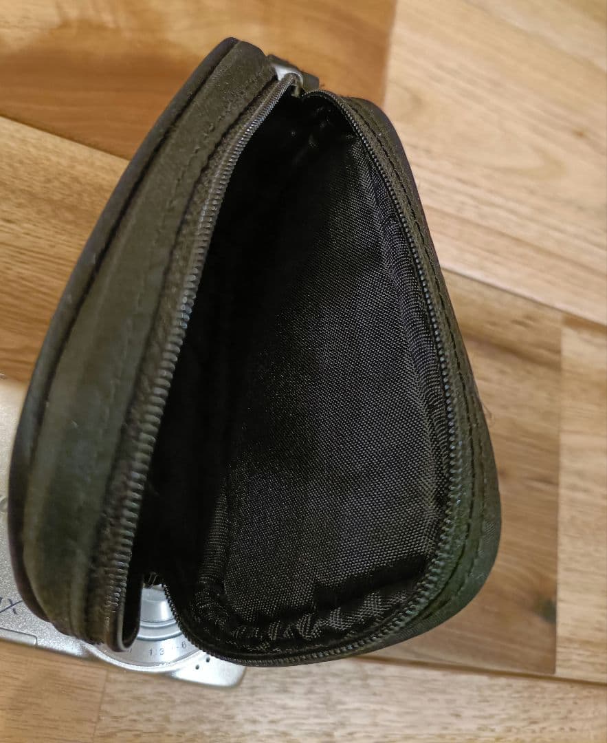 Nikon COOLPIX S3100 ゴールド　ケース付き