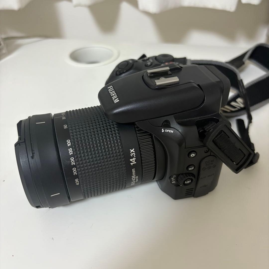 デジタルカメラ FUJIFILM FinePix S200EXR