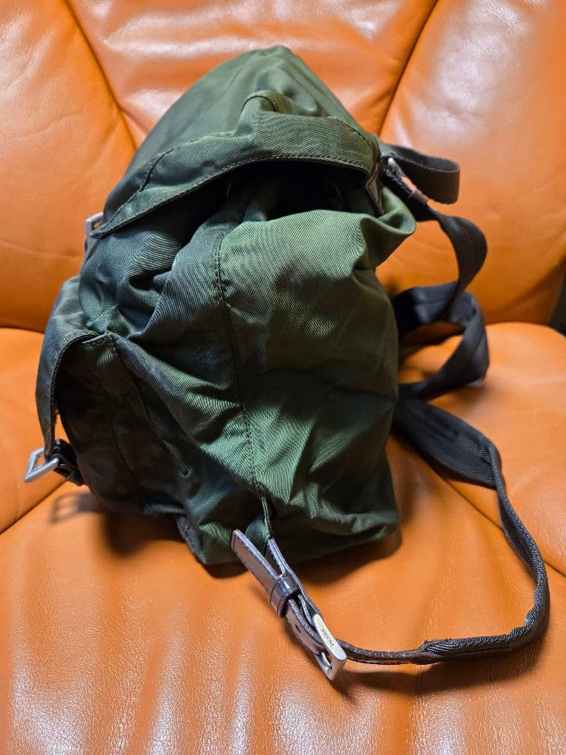 PRADA　プラダ　オリーブグリーン　バックパック　リュック　白タグ